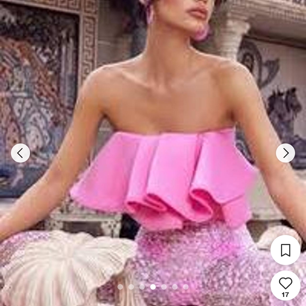 Elegant Pink Ruffle Crop Top - Picture 2 of 4